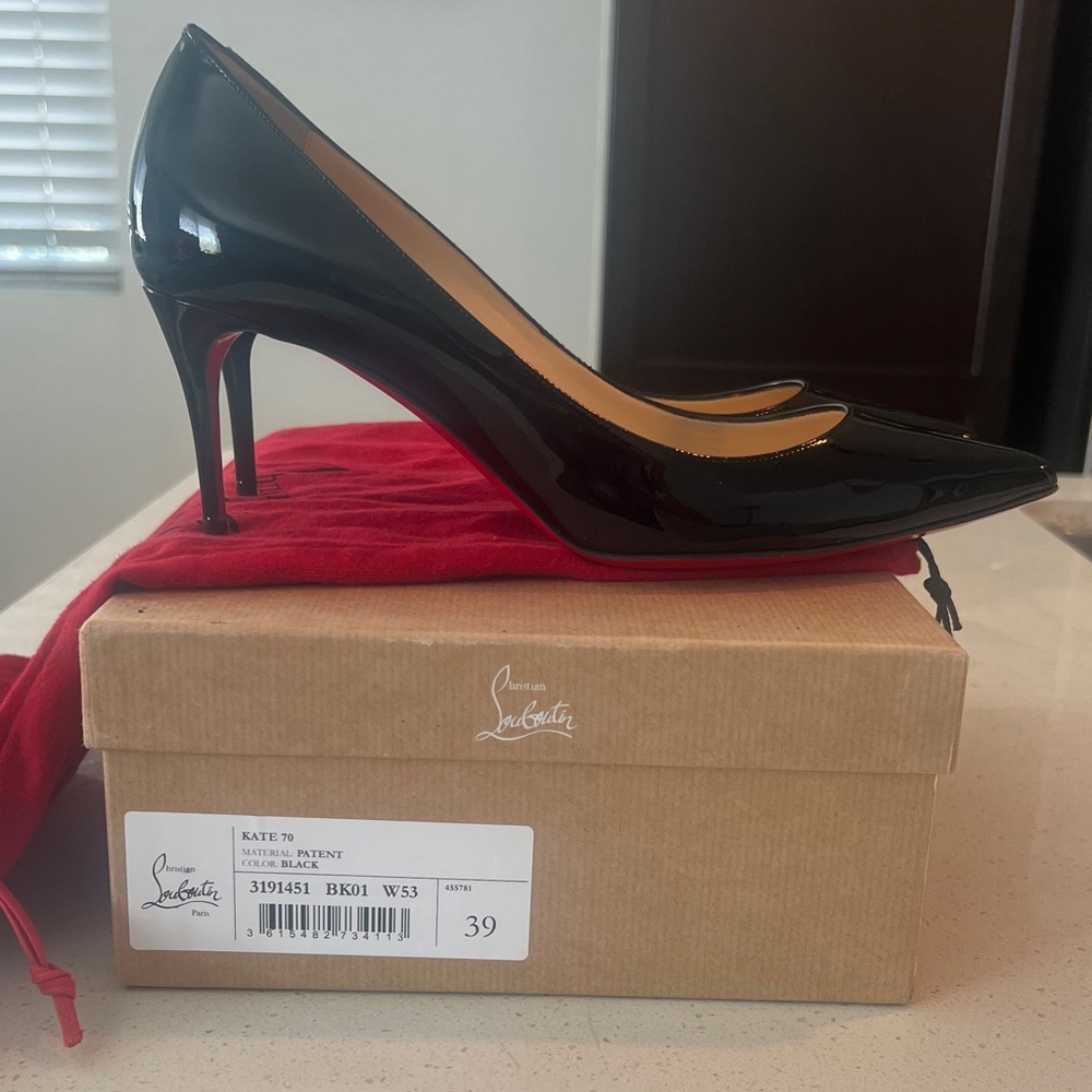Christian Louboutin Black Patent Heels - Like New. Style Kate70
